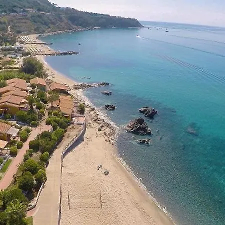 Baia Paraelios 3* Parghelia