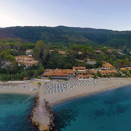 Hotel Baia Paraelios 3*