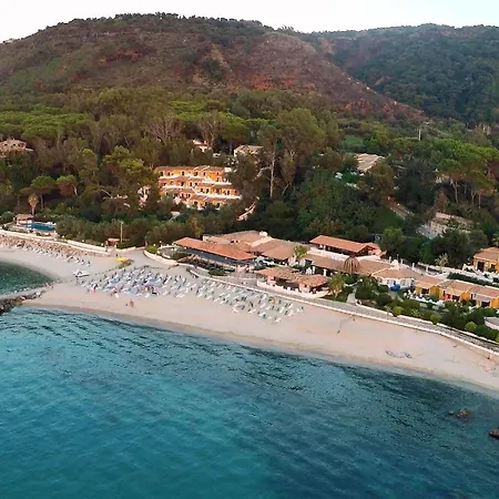 Baia Paraelios Hotel
