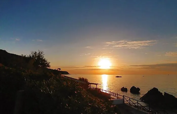 Baia Paraelios 3* Parghelia