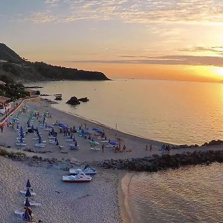 Hotel Baia Paraelios