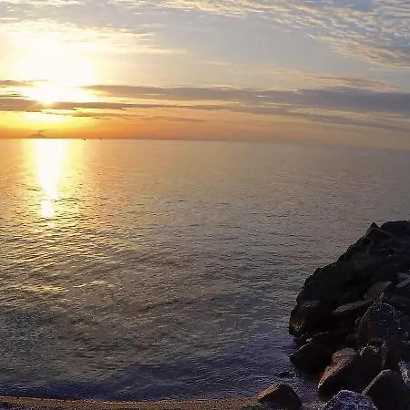 Baia Paraelios 호텔 3*