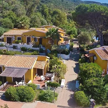 Hotel Baia Paraelios