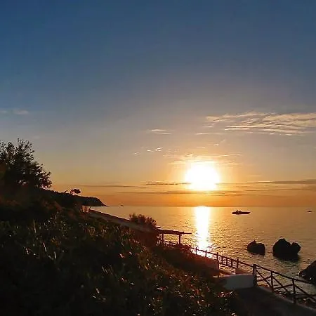 Baia Paraelios 3* Parghelia