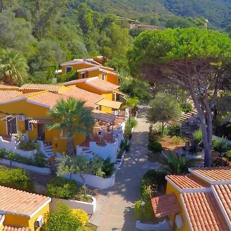 Hotel Baia Paraelios 3*